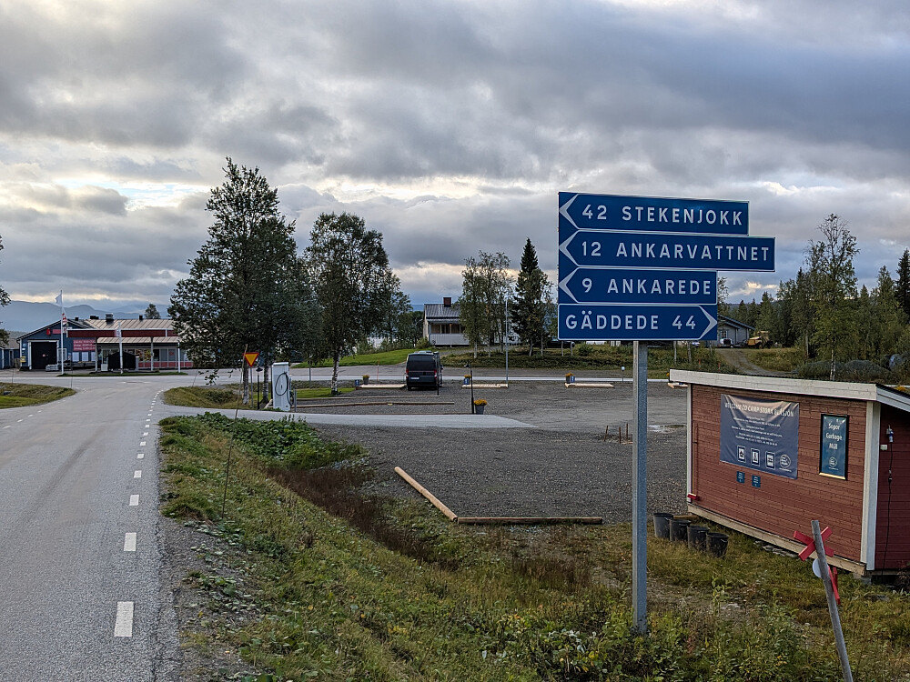 Blåsjøen i Sverige og skilting mot Stekenjokk