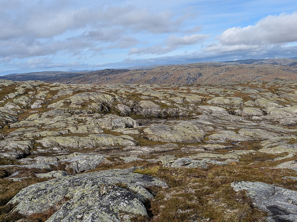 Flott fjellterreng i nordvest