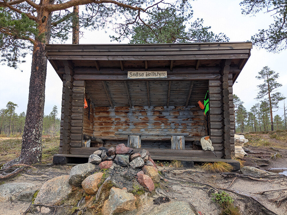 Gapahuk ved Leirsjøen