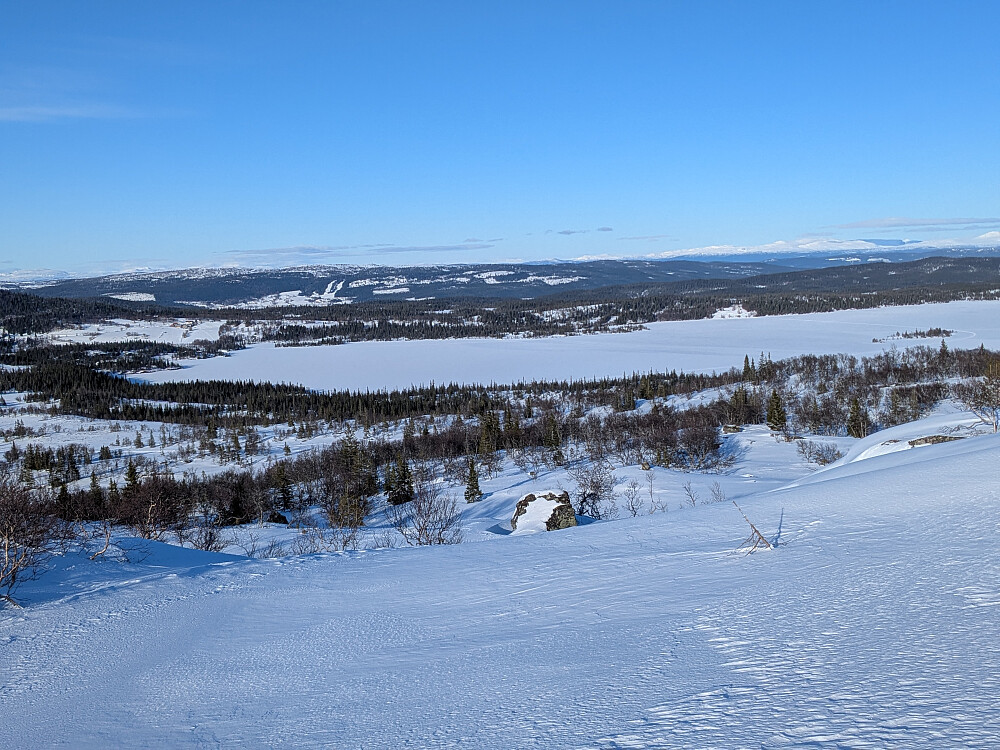 Løvsjøen sett fra tur opp mot Løvsjøvola
