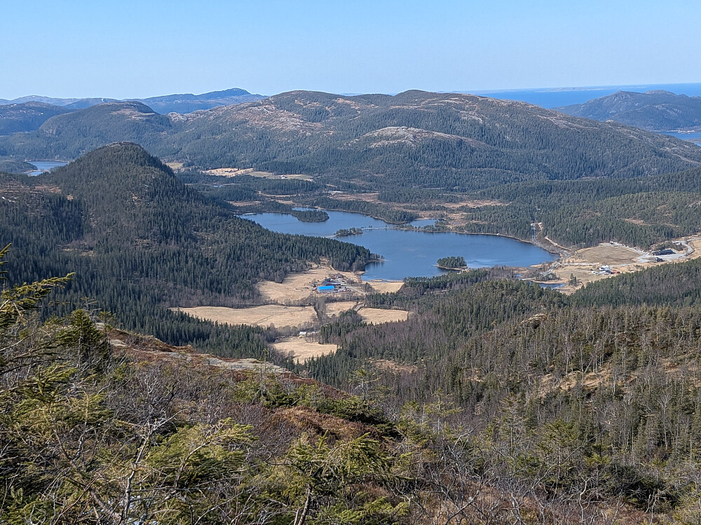 Utsikt mot Åsen og Haltussvatnet