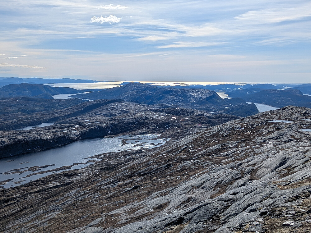 Utsikt mot Abelvær og havet